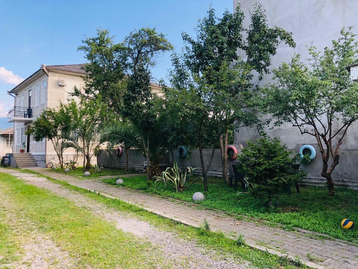 Guesthouse Family Batumi Exterior foto